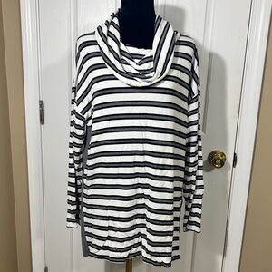 Chico’s Zenergy Tunic Top Size 2 Or L 12-14 Black White Gray Stripe Cowl Neck